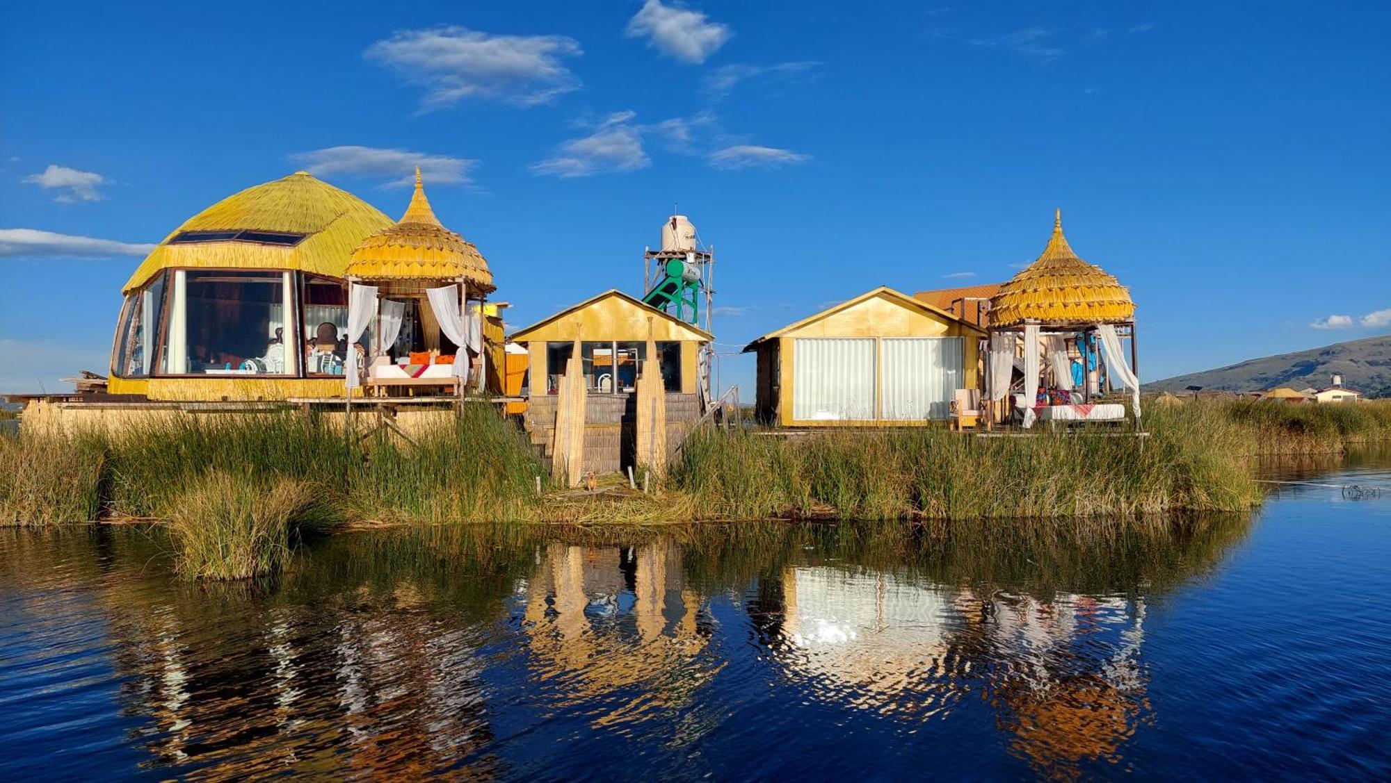 Uros Lodge Peru Puno Exterior photo
